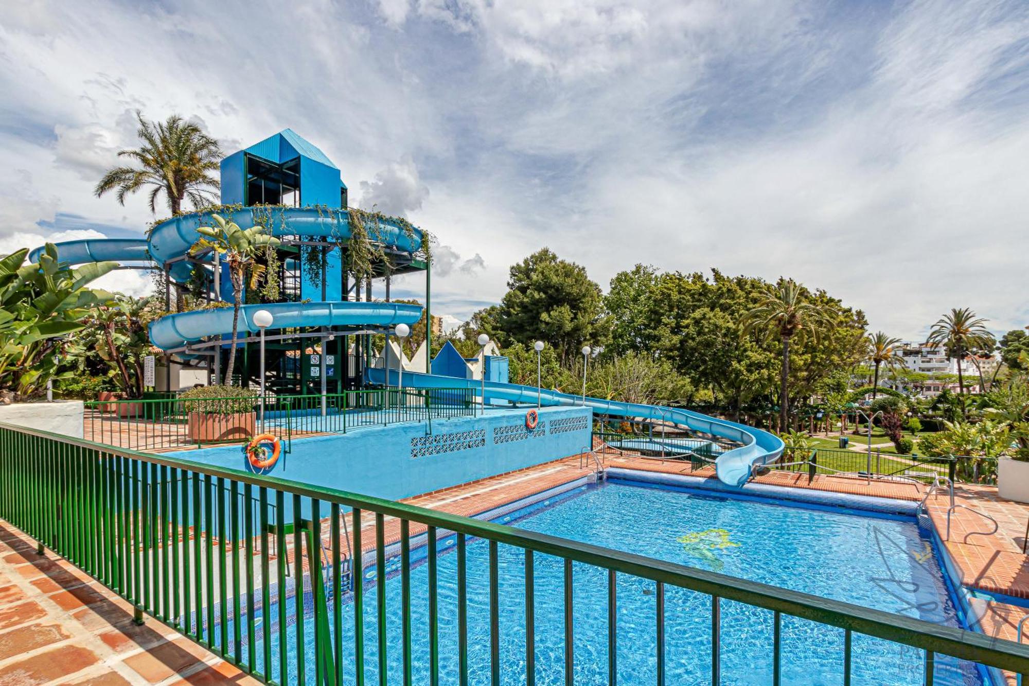 Benalbeach Sea View 2Bdr Apartment With Water Park Benalmádena Exteriör bild